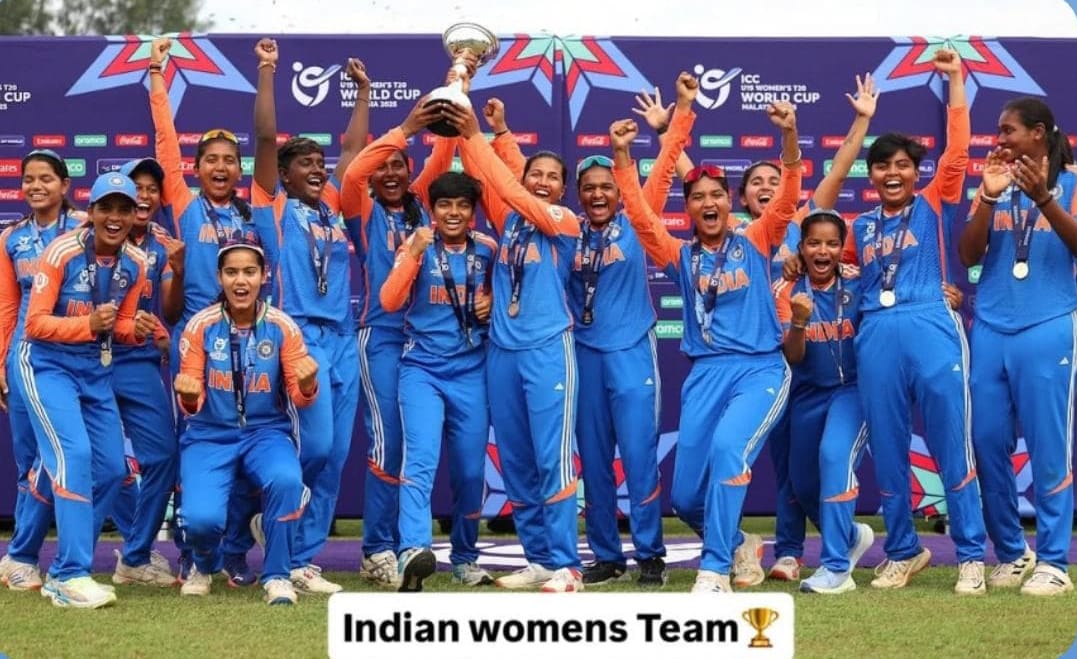 भारतीय महिला क्रिकेट टीम के पाले में विश्व-कप की ट्राफी